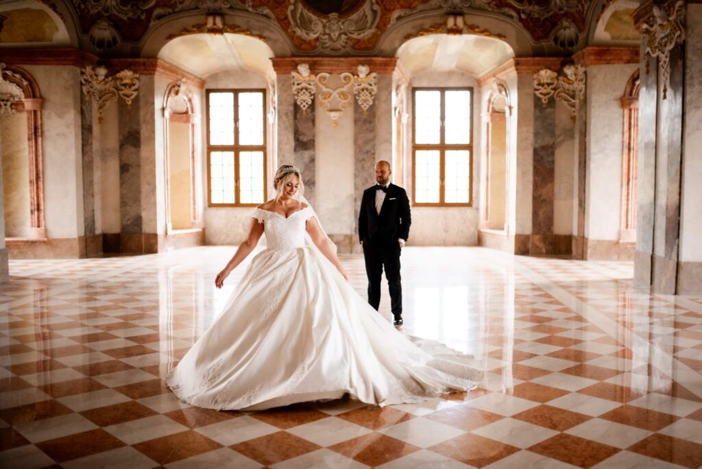 Fotograf ślubny Wrocław - ślubna sesja w Lubiążu