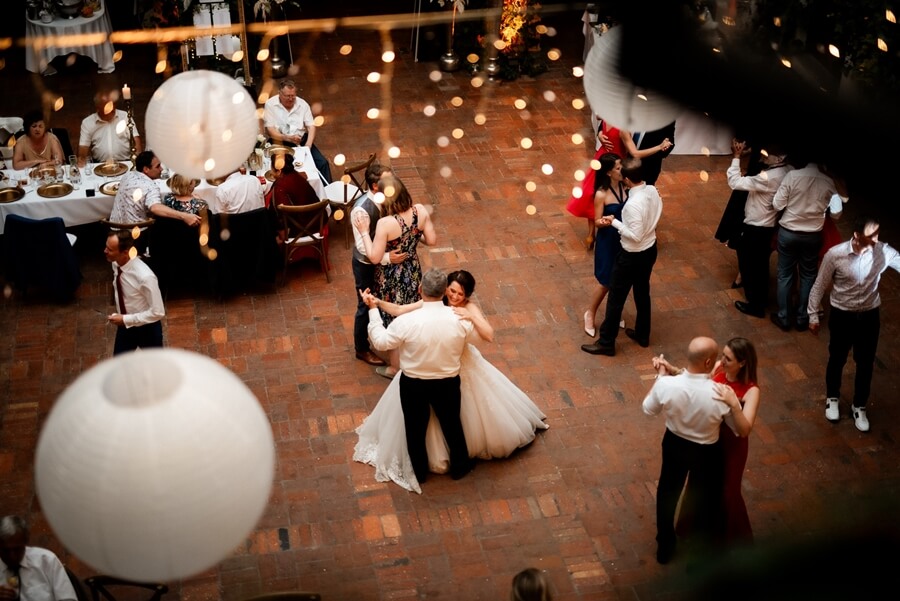 fotograf ślubny Wałbrzych - ślub, tańczące pary